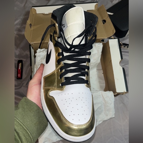 Nike Air Jordan 1 Mid SE Mens Metallic Gold Size 15 - Picture 5 of 6